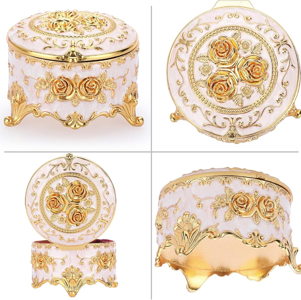 Jewelry Box With Floral Details - Picture 4 of 5
